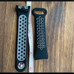 Watch band fitness tracker silicone sports band for Samsung Galaxy Fit black